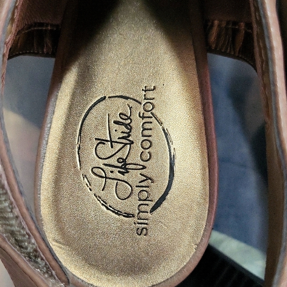 LIFE STRIDE/ SIMPLY COMFORT, SIZE 7, LITE BROWN